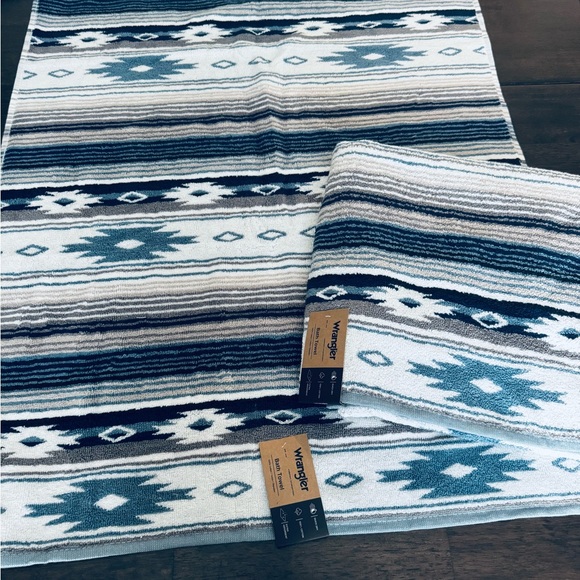 Wrangler 2-ct Western Aztec Blue Tribal Boho Bath Towels Set